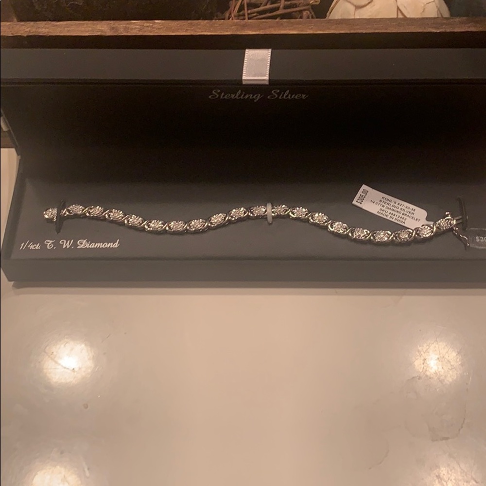 Women’s tennis bracelet. NWT